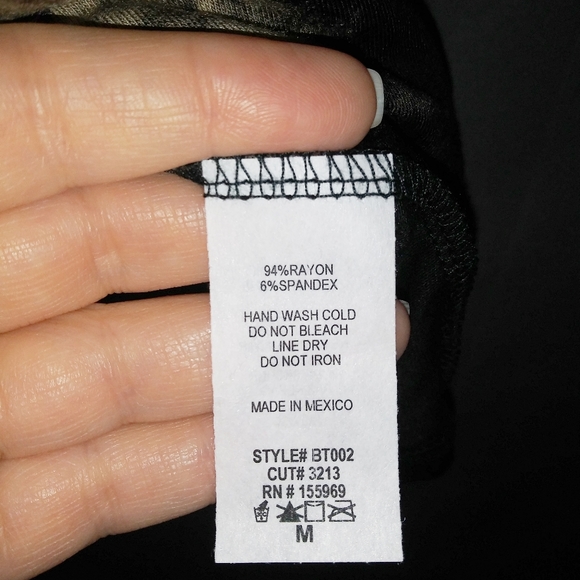 Tie dye black T-shirt rayon and spandex - fitted - Picture 7 of 11